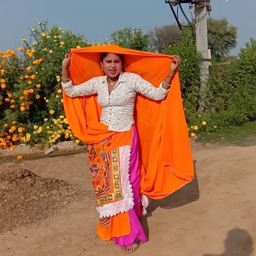 Desi Dance//इस लड़की न किया अपने घर वालो के सामने देहाती डांस//सब हाथ पजर गये चूल्हे ते//Dj Rasiya